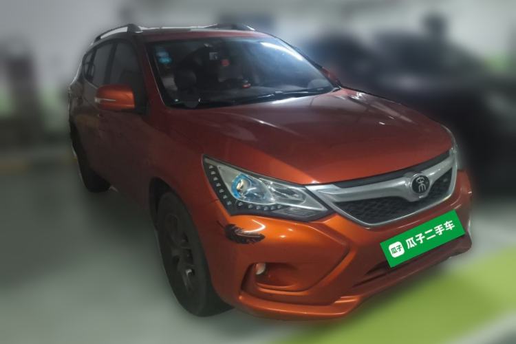 Used BYD Song 2016 GaiShi Edition 1.5TID Automatic Elite Model Front Right 45 Deg