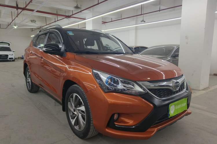 Used BYD Song 2016 2.0TID Automatic Prestige Edition Front Right 45 Deg