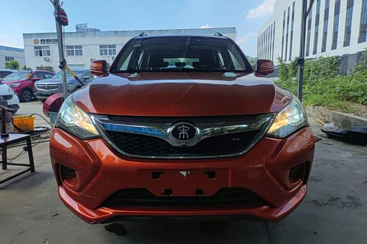 Used BYD Song 2016 GaiShi Edition 1.5TI Manual Elite Model Front