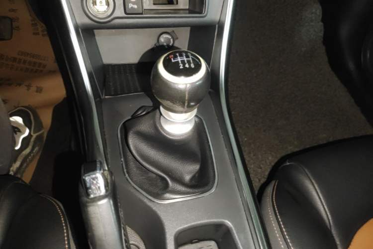Used BYD Song 2016 1.5TI Manual Luxury Model Gear Lever