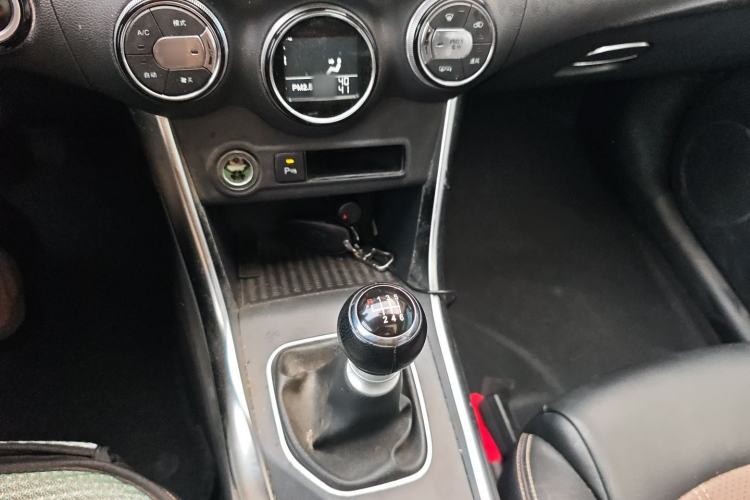 Used BYD Song 2016 Gaishi Edition 1.5TI Manual Haoya Model Gear Lever