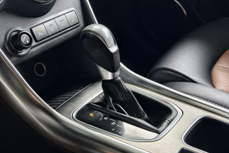 Used BYD Song 2016 2.0TID Automatic Flagship Edition Gear Lever