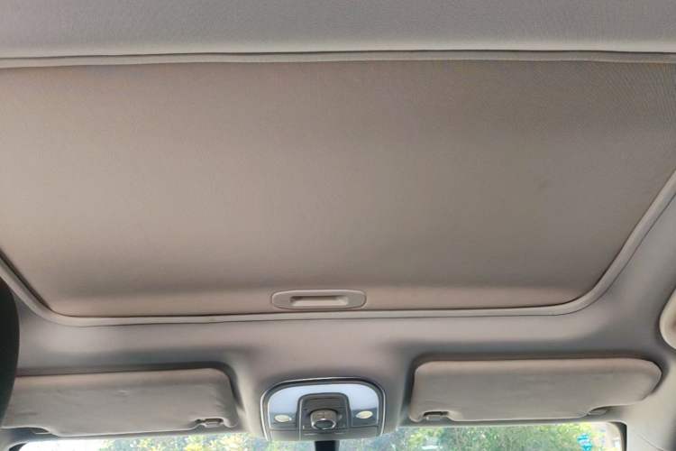 Used BYD Song 2016 GaiShi Edition 1.5TI Manual Elite Model Headliner