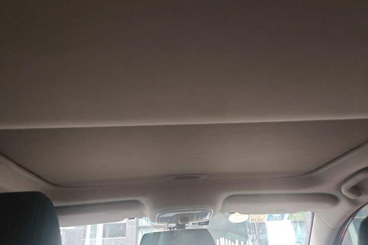 Used BYD Song 2016 GaiShi Edition 1.5TI Manual Elite Model Headliner