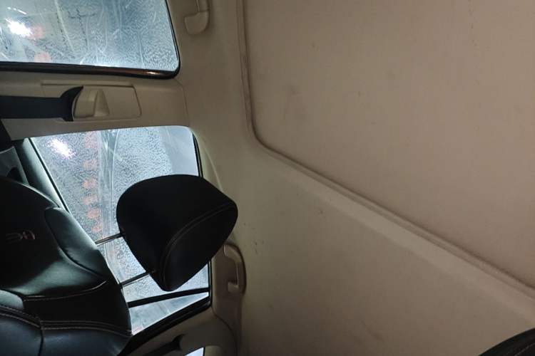Used BYD Song 2016 1.5TI Manual Luxury Model Headliner