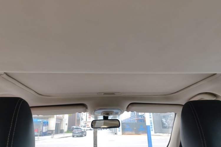 Used BYD Song 2016 GaiShi Edition 1.5TI Manual Elite Model Headliner