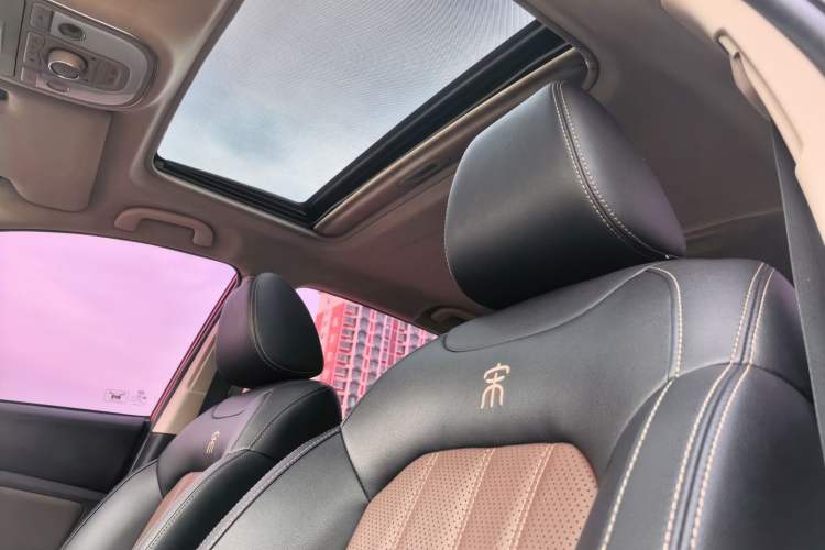 Used BYD Song 2016 GaiShi Edition 1.5TI Manual Elite Model Headliner