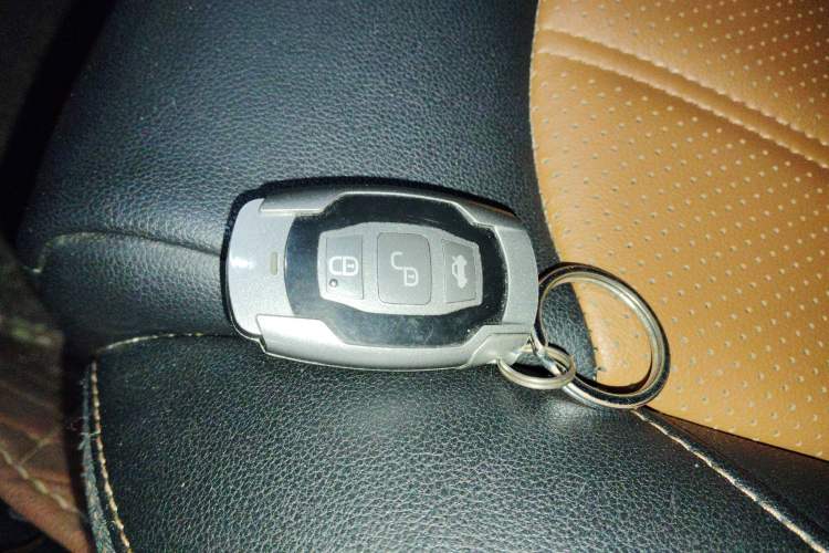 Used BYD Song 2016 2.0TID Automatic Prestige Edition Interior 1