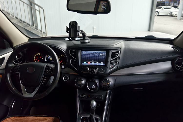 Used BYD Song 2016 2.0TID Automatic Flagship Edition Interior 1