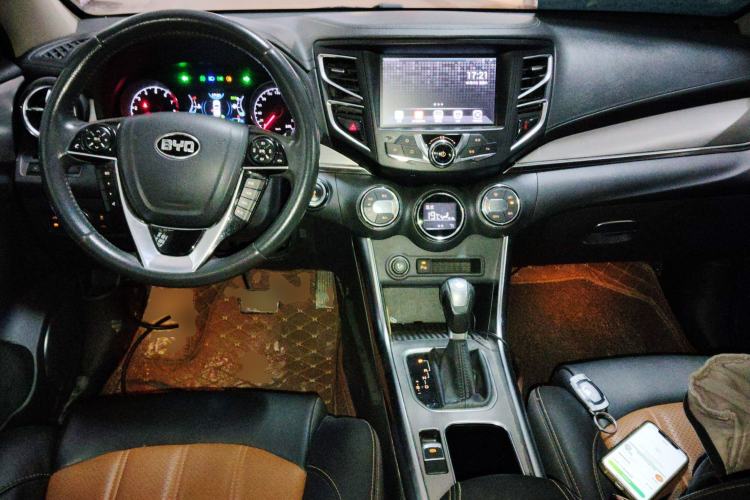 Used BYD Song 2016 2.0TID Automatic Prestige Edition Interior 2