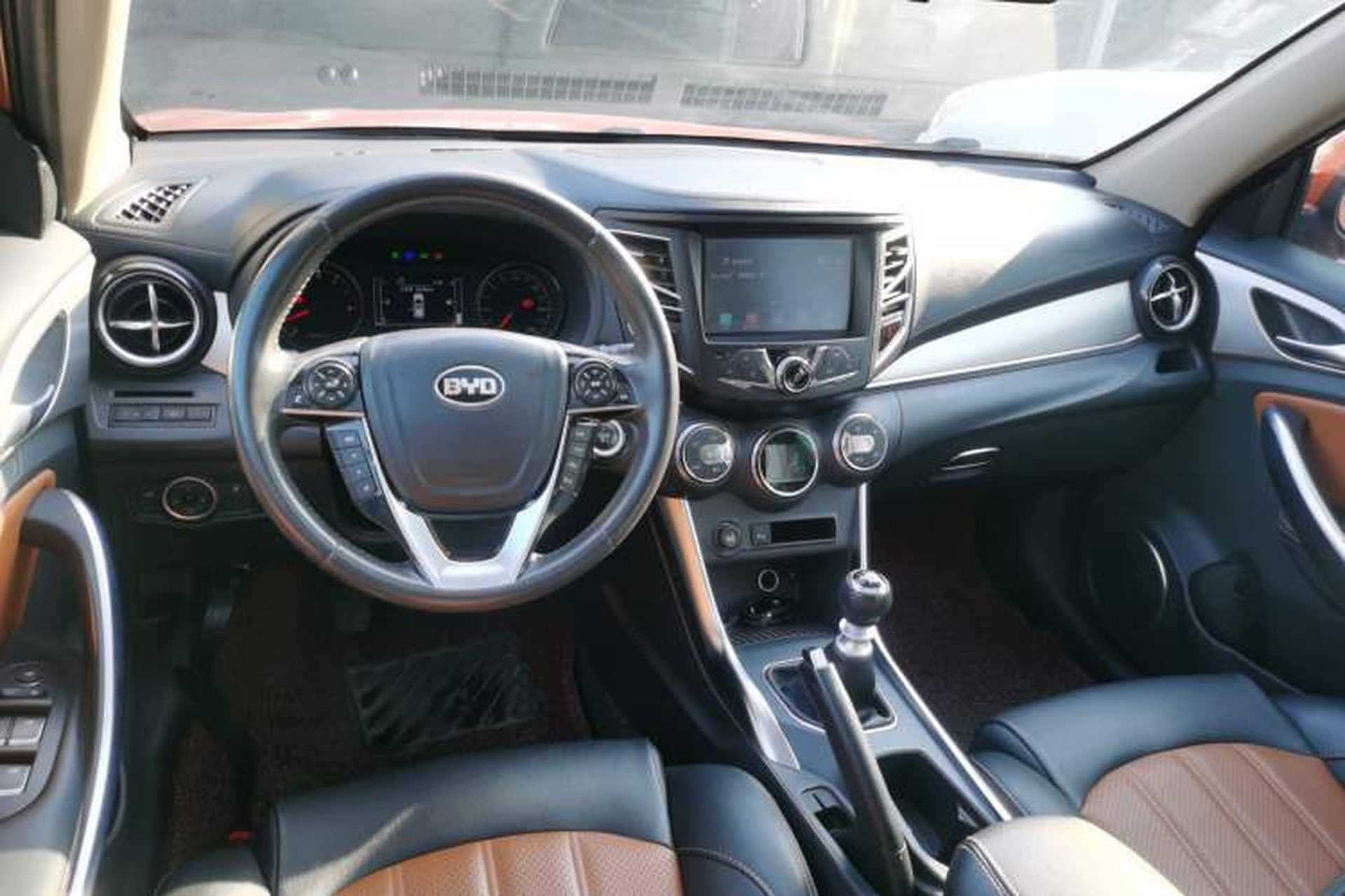 Used BYD Song 2016 1.5TI Manual Luxury Model Interior 2