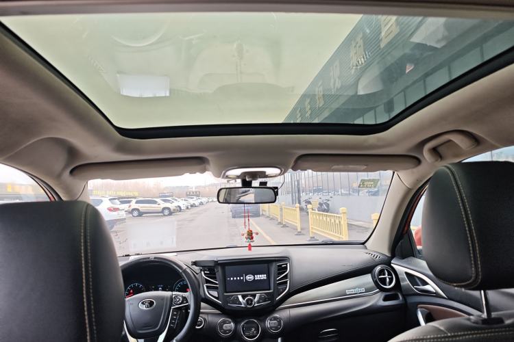 Used BYD Song 2016 Gaishi Edition 1.5TI Manual Haoya Model Interior 2