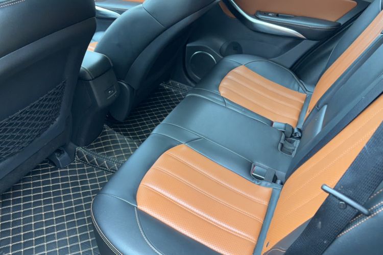 Used BYD Song 2016 2.0TID Automatic Prestige Edition Interior 3