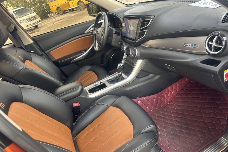 Used BYD Song 2016 2.0TID Automatic Flagship Edition Interior 4
