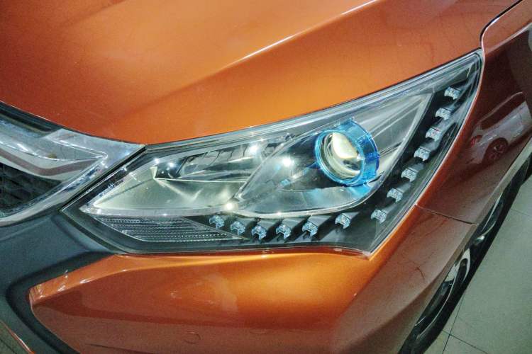 Used BYD Song 2016 2.0TID Automatic Prestige Edition Left Front Headlight