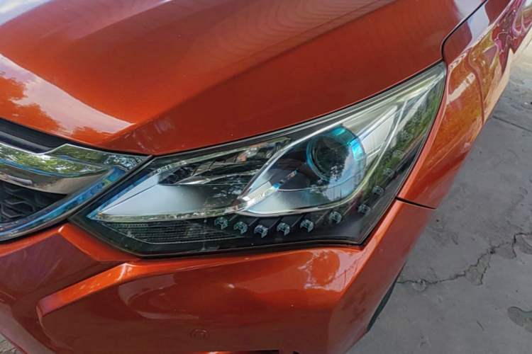 Used BYD Song 2016 GaiShi Edition 1.5TI Manual Elite Model Left Front Headlight
