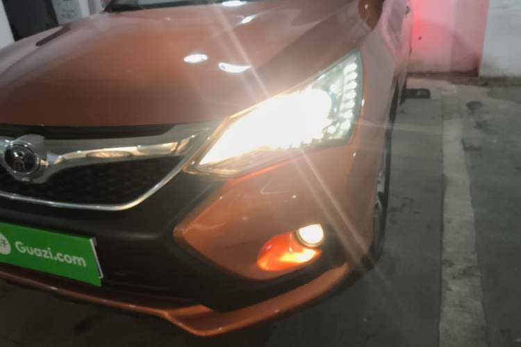 Used BYD Song 2016 1.5TI Manual Luxury Model Left Front Headlight