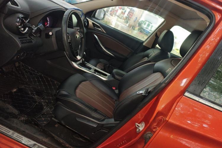 Used BYD Song 2016 GaiShi Edition 1.5TID Automatic Elite Model Left Front Seat