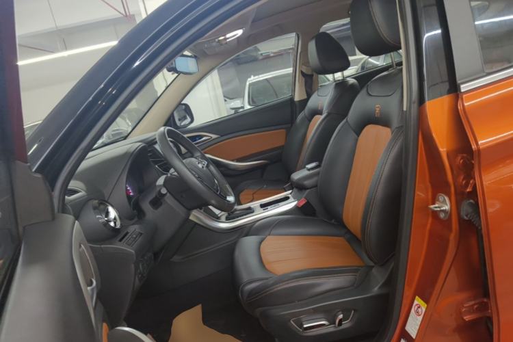 Used BYD Song 2016 2.0TID Automatic Prestige Edition Left Front Seat