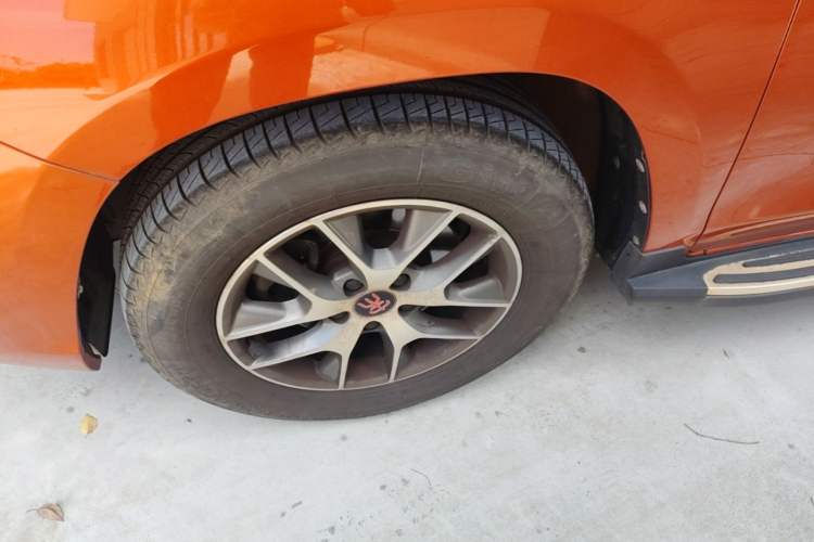 Used BYD Song 2016 GaiShi Edition 1.5TI Manual Elite Model Left Front Wheel Hub