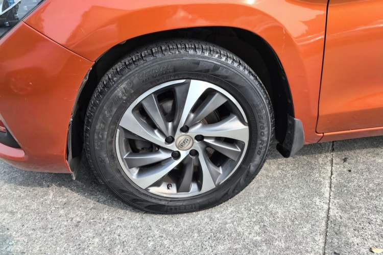 Used BYD Song 2016 2.0TID Automatic Prestige Edition Left Front Wheel Hub