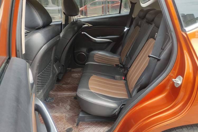 Used BYD Song 2016 Gaishi Edition 1.5TID Automatic Luxury Model Left Rear Seat