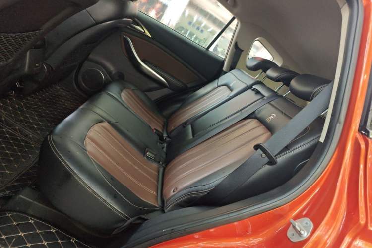 Used BYD Song 2016 GaiShi Edition 1.5TID Automatic Elite Model Left Rear Seat