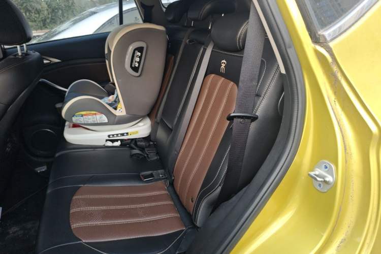 Used BYD Song 2016 Gaishi Edition 1.5TID Automatic Luxury Model Left Rear Seat