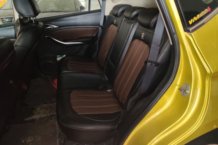 Used BYD Song 2016 GaiShi Edition 1.5TI Manual Elite Model Left Rear Seat