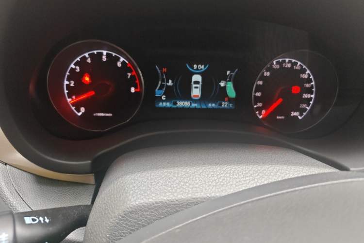 Used BYD Song 2016 GaiShi Edition 1.5TI Manual Elite Model Odometer Close Up