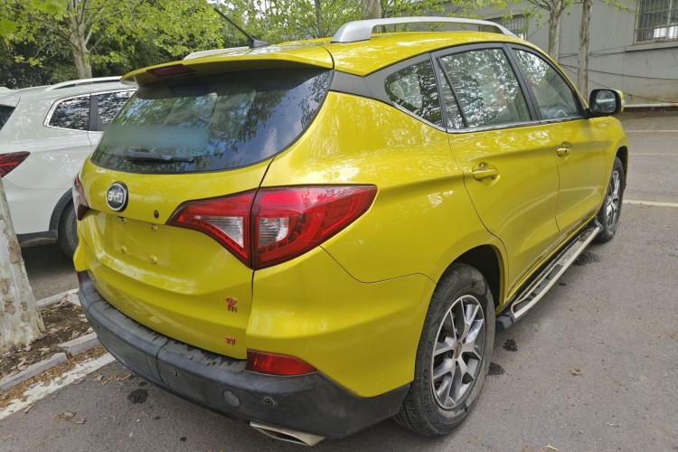 Used BYD Song 2016 1.5TI Manual Luxury Model Rear Right 45 Deg