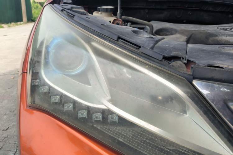 Used BYD Song 2016 1.5TI Manual Luxury Model Right Front Headlight