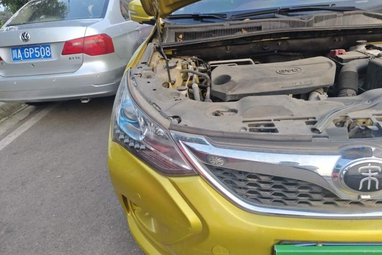 Used BYD Song 2016 Gaishi Edition 1.5TID Automatic Luxury Model Right Front Headlight