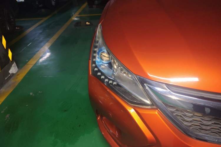 Used BYD Song 2016 GaiShi Edition 1.5TID Automatic Elite Model Right Front Headlight