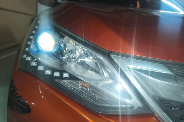 Used BYD Song 2016 GaiShi Edition 1.5TID Automatic Elite Model Right Front Headlight