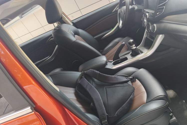 Used BYD Song 2016 GaiShi Edition 1.5TI Manual Elite Model Right Front Seat