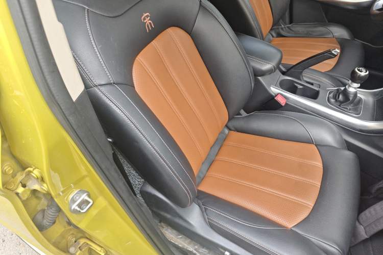 Used BYD Song 2016 1.5TI Manual Luxury Model Right Front Seat