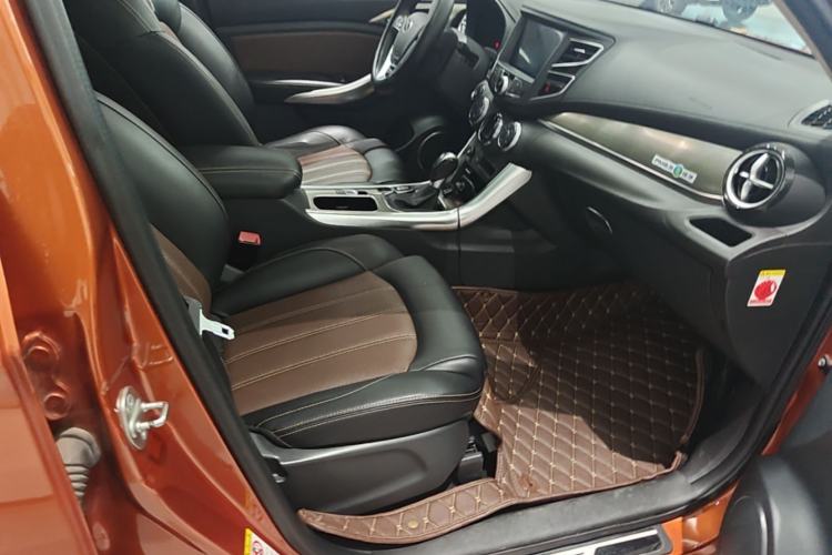 Used BYD Song 2016 Gaishi Edition 1.5TID Automatic Luxury Model Right Front Seat