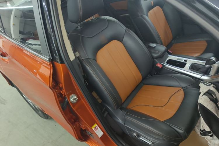 Used BYD Song 2016 2.0TID Automatic Prestige Edition Right Front Seat