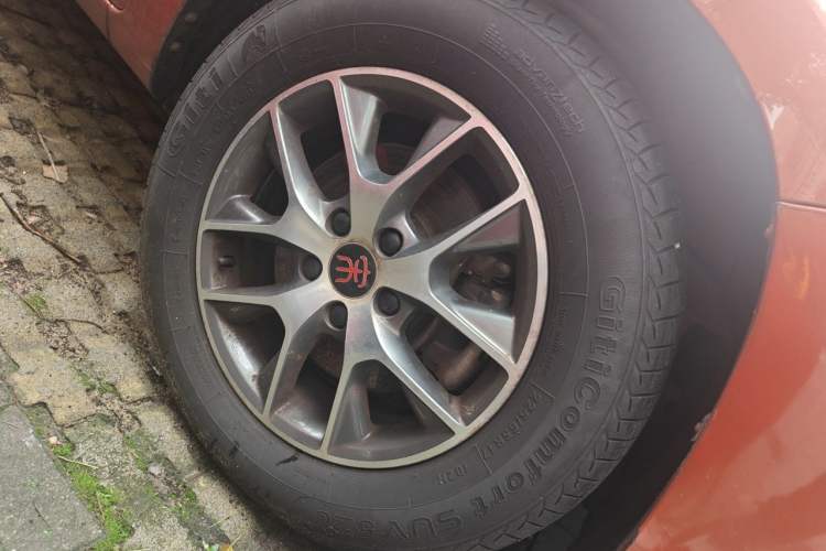 Used BYD Song 2016 GaiShi Edition 1.5TI Manual Elite Model Right Front Wheel Hub