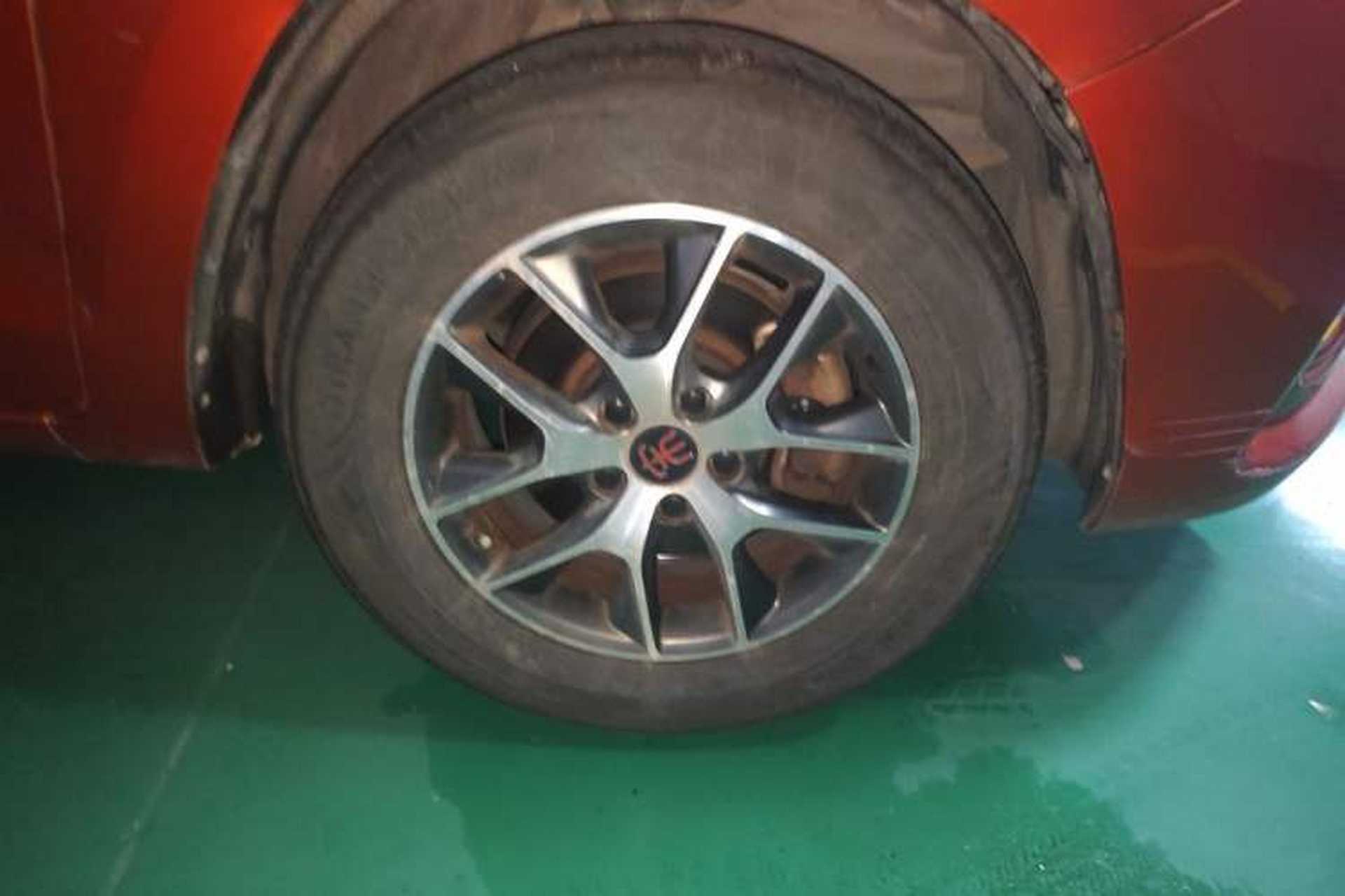 Used BYD Song 2016 GaiShi Edition 1.5TID Automatic Elite Model Right Front Wheel Hub