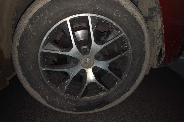 Used BYD Song 2016 1.5TI Manual Luxury Model Right Front Wheel Hub