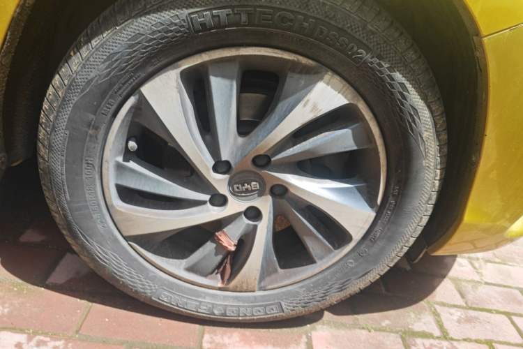 Used BYD Song 2016 2.0TID Automatic Flagship Edition Right Front Wheel Hub