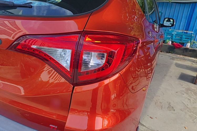 Used BYD Song 2016 GaiShi Edition 1.5TI Manual Elite Model Right Rear Taillight