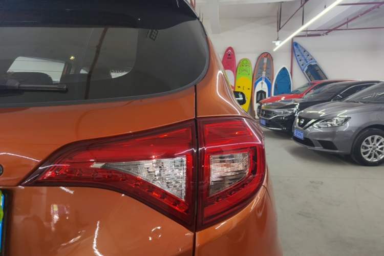 Used BYD Song 2016 2.0TID Automatic Prestige Edition Right Rear Taillight