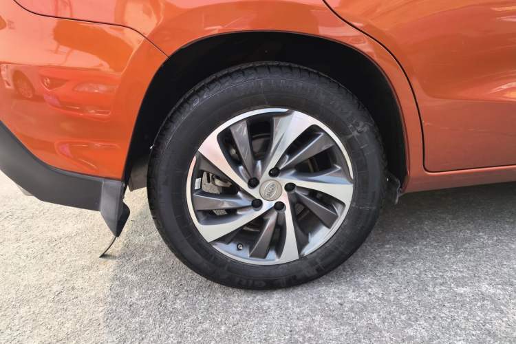 Used BYD Song 2016 2.0TID Automatic Prestige Edition Right Rear Wheel Hub