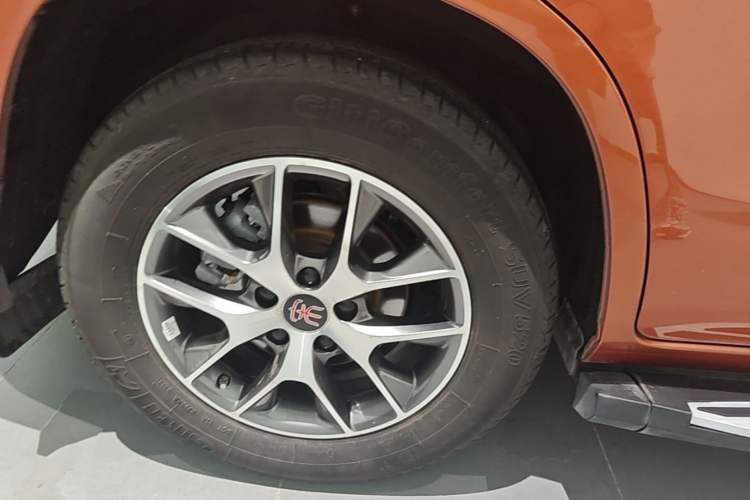 Used BYD Song 2016 Gaishi Edition 1.5TID Automatic Luxury Model Right Rear Wheel Hub