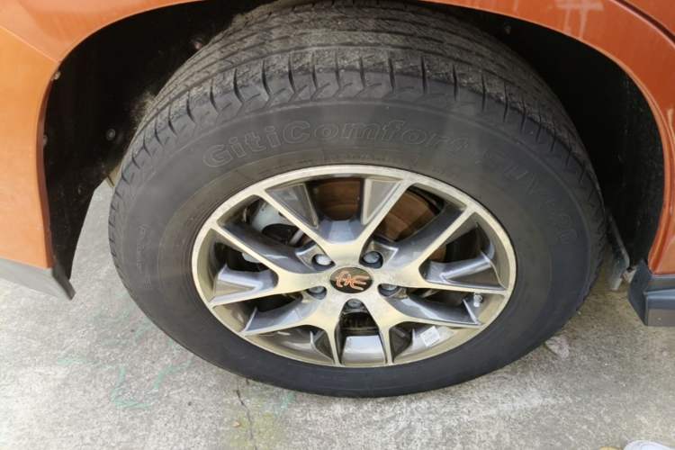 Used BYD Song 2016 GaiShi Edition 1.5TID Automatic Elite Model Right Rear Wheel Hub