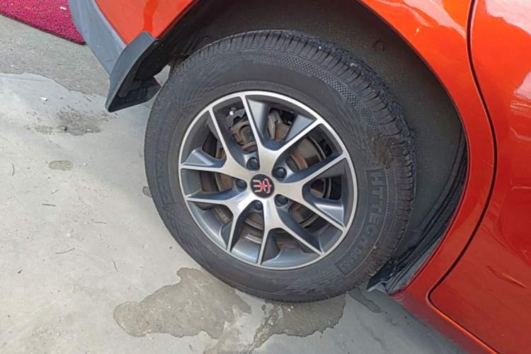 Used BYD Song 2016 GaiShi Edition 1.5TI Manual Elite Model Right Rear Wheel Hub
