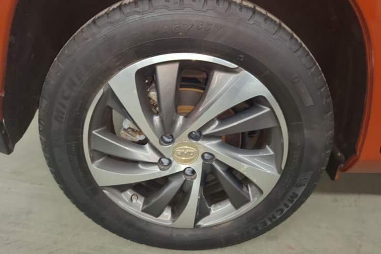 Used BYD Song 2016 2.0TID Automatic Prestige Edition Right Rear Wheel Hub